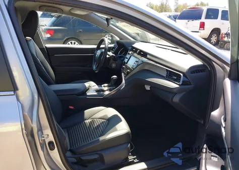 2020 Toyota Camry Se z USA, uszkodzony, nr VIN 4T1G11AK9LU863521